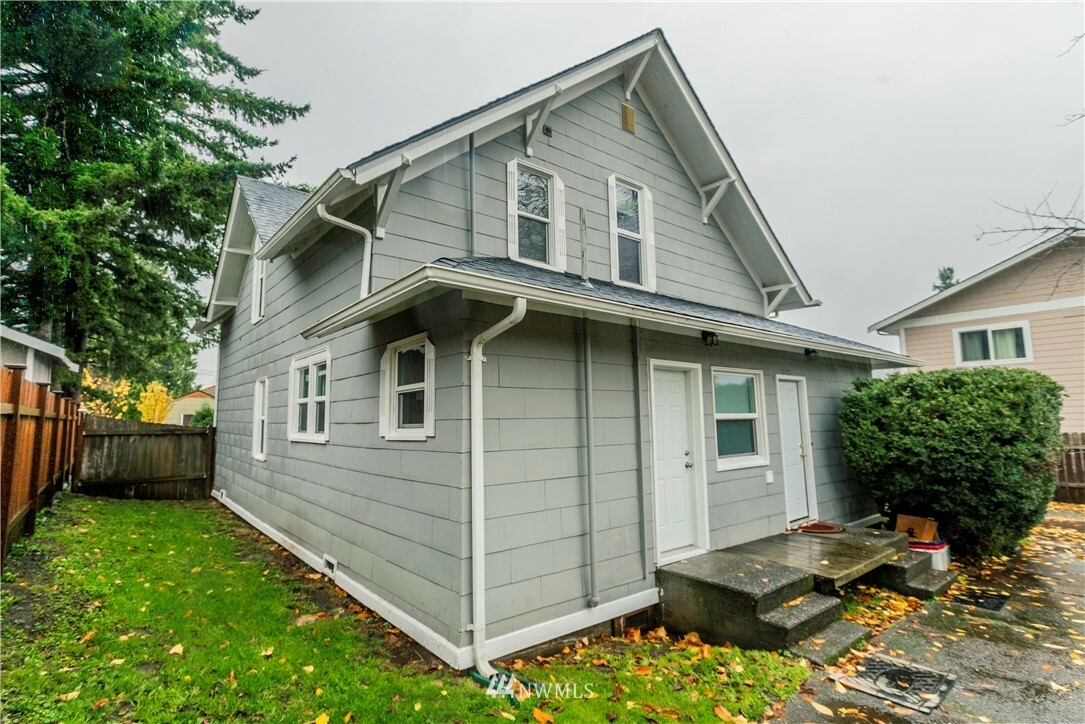 Property Photo: 2075 Cottage Place WA 98248