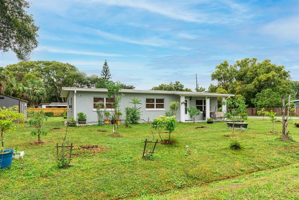 Property Photo:  8410 Dot Lane  FL 32809 