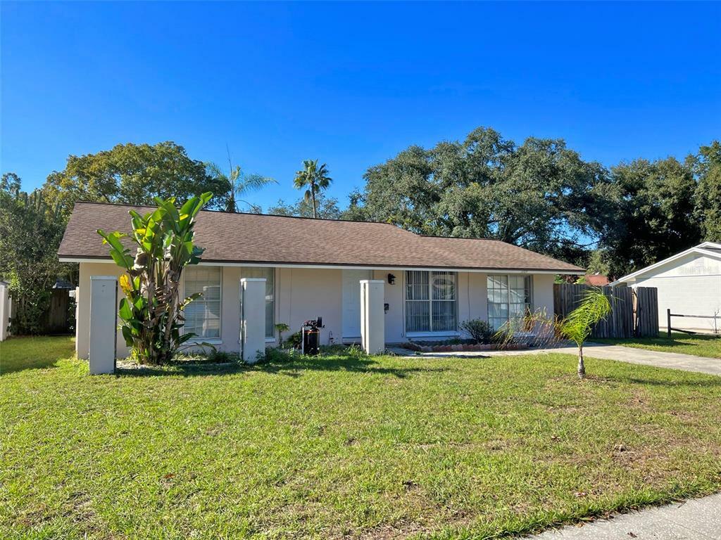 Property Photo:  1204 Windy Hill Drive  FL 33510 