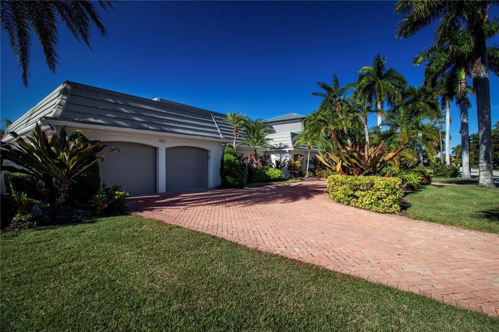 Property Photo: 426 Meadow Lark Drive FL 34236