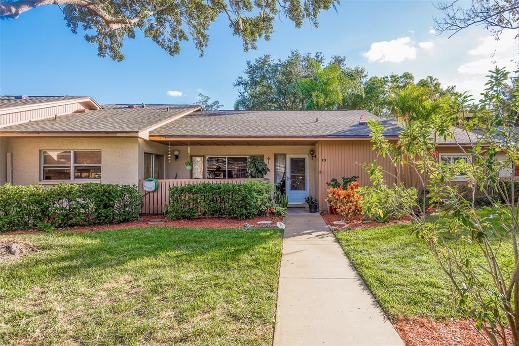 Property Photo: 20 Lance Court FL 34677