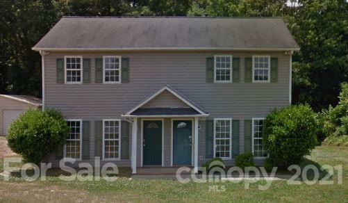 Property Photo:  2911 Bobwhite Circle  NC 28174 