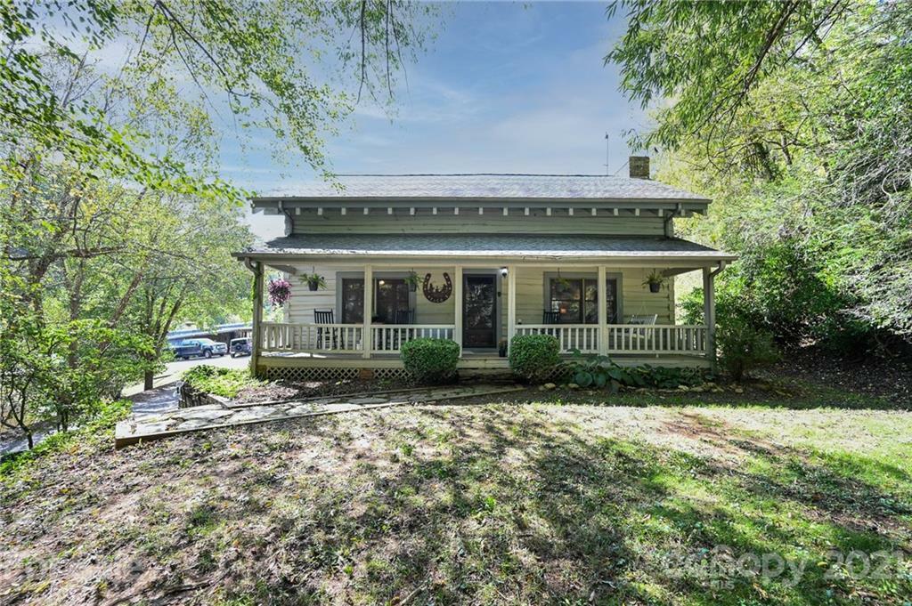 Property Photo: 100 Meadows Town Road NC 28753