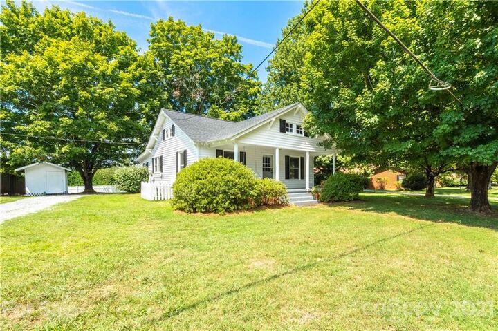 541 29th Avenue Drive NW  Hickory NC 28601 photo