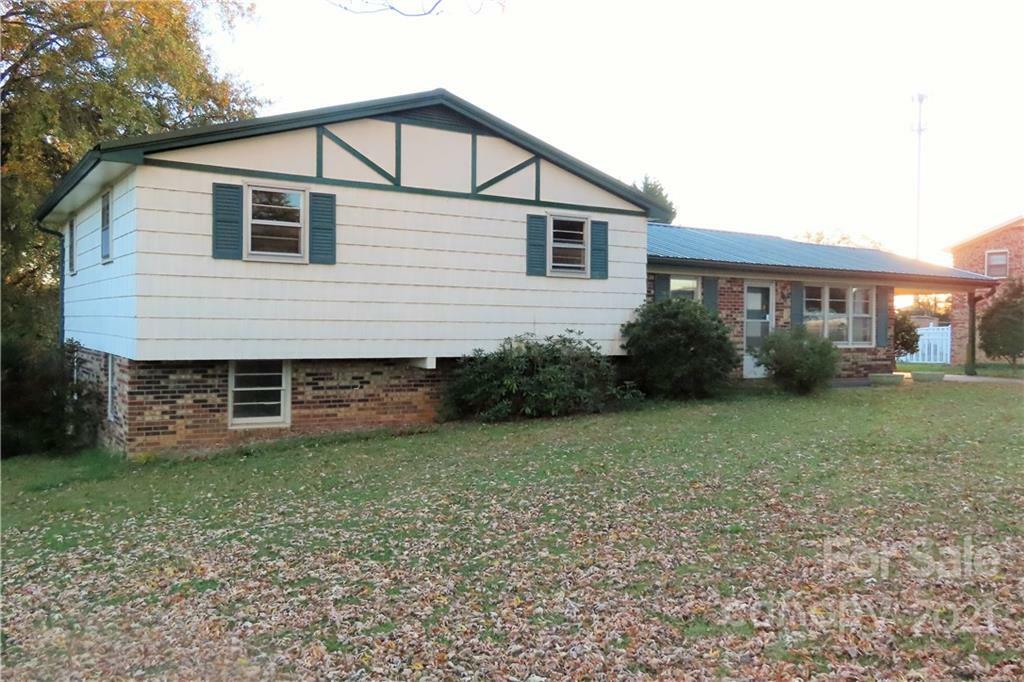 Property Photo:  135 E Park Road  NC 28040 