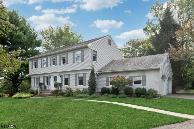 Property Photo: 816 Frederick Ct NJ 07481