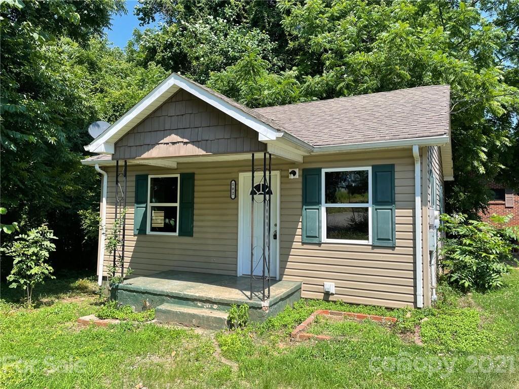 Property Photo: 102 Roper Street NC 28655