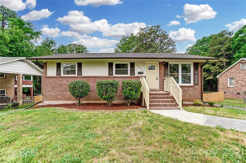 Property Photo: 3400 Barfield Drive NC 28217