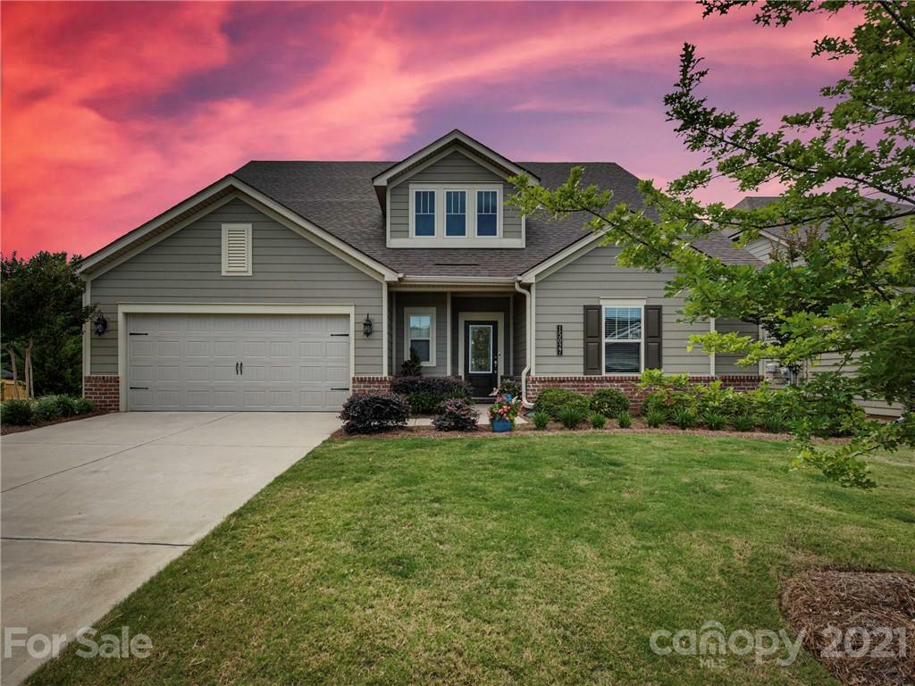 Property Photo: 15027 Batteliere Drive NC 28278