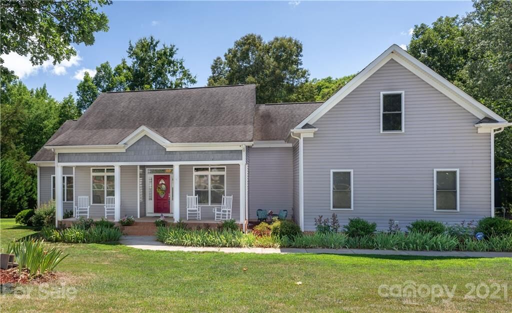 Property Photo: 733 Flamingo Road SC 29710