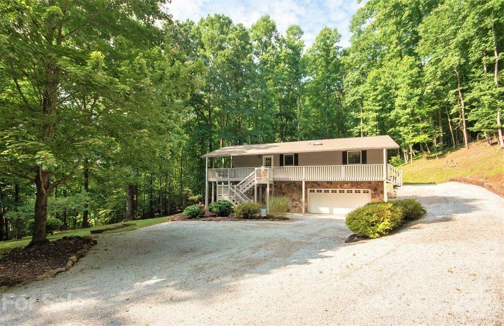 Property Photo:  230 Garden Flats Road  NC 28734 