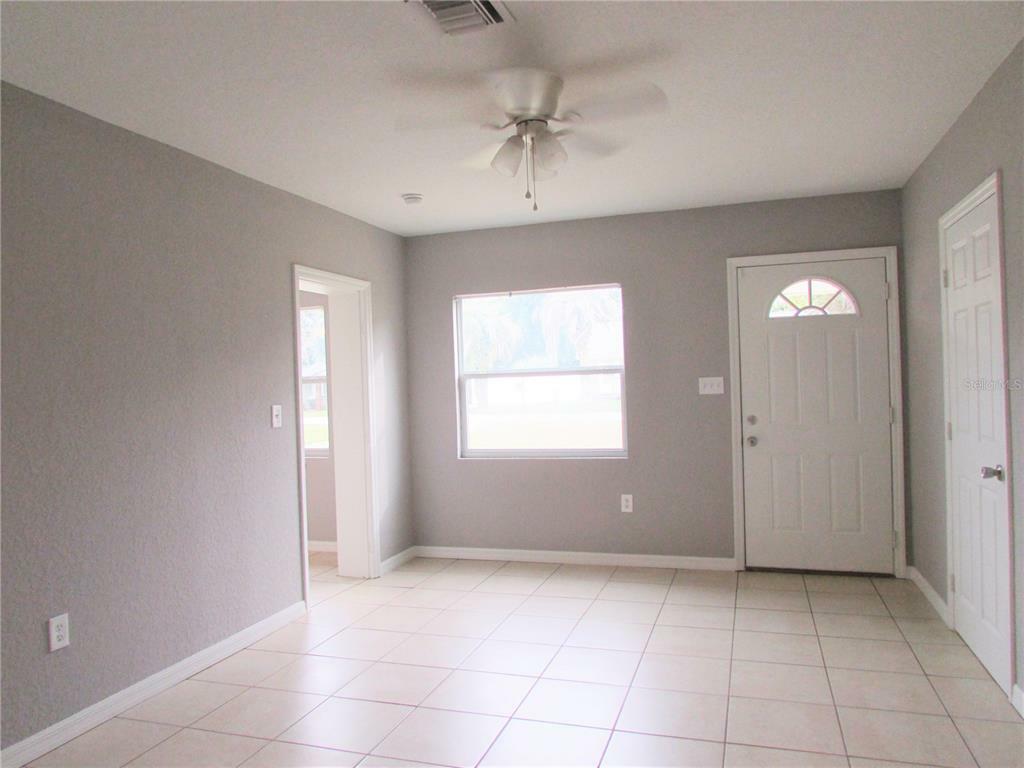 Property Photo:  113 W Charlotte Avenue  FL 32726 