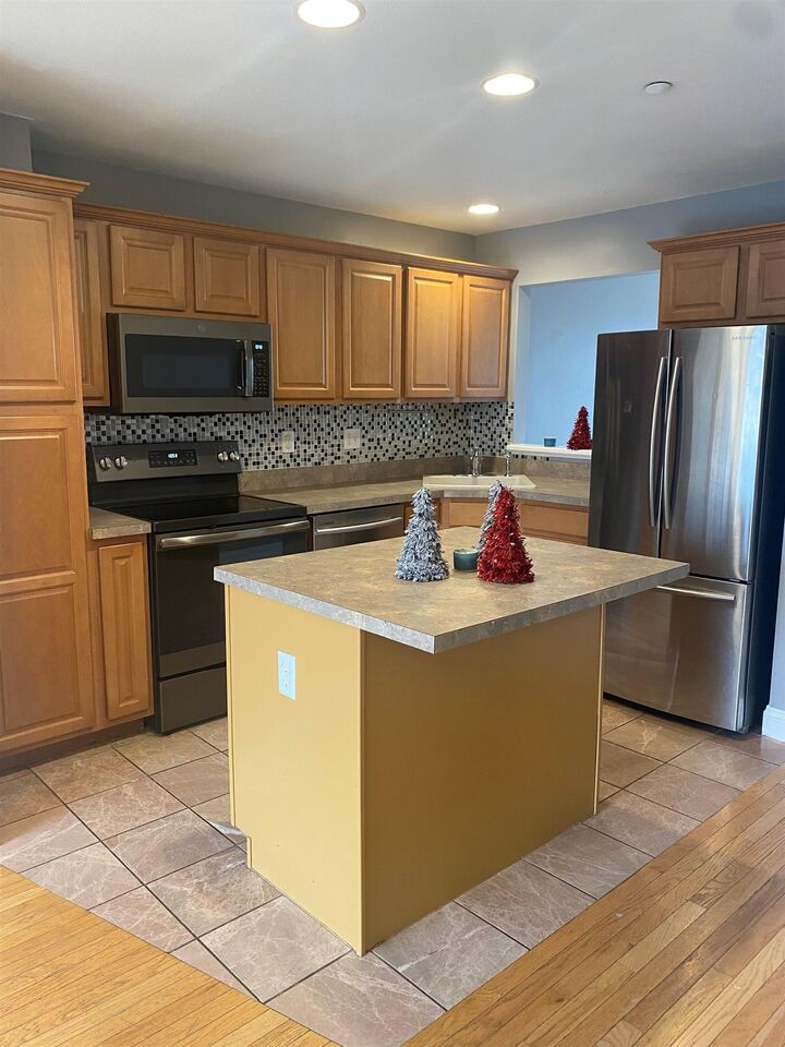 Property Photo: 177 Silver Street #3 NH 03103