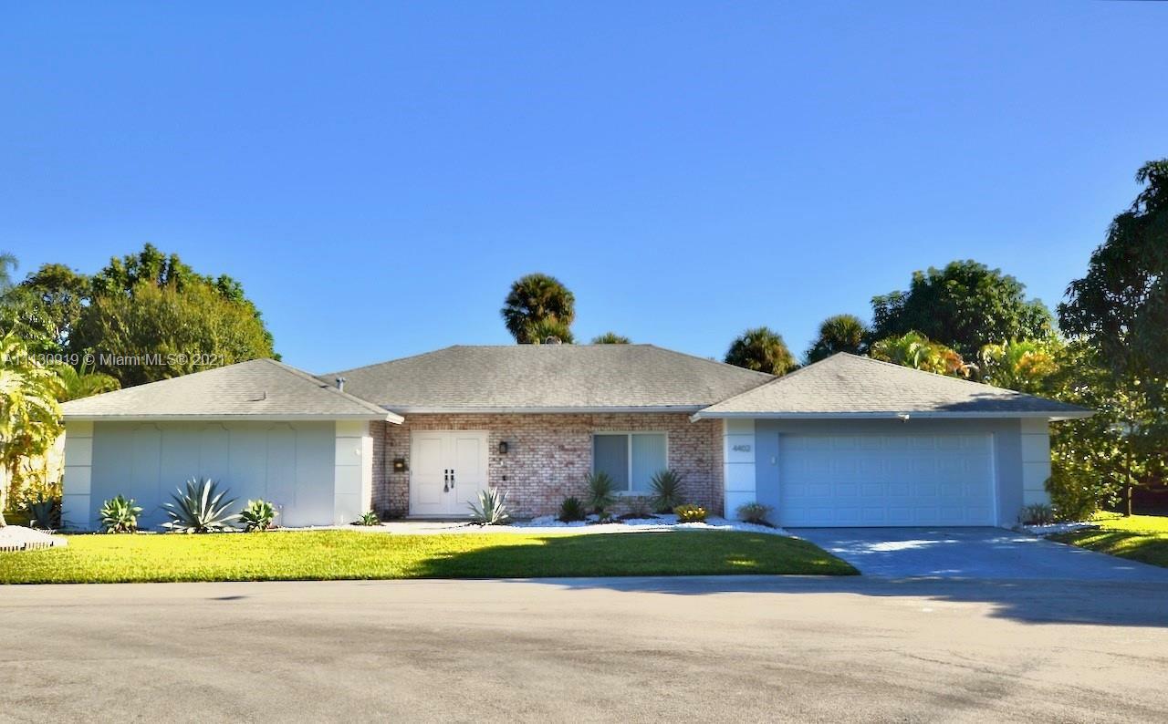 Property Photo:  4402 Queen Palm Ln  FL 33319 