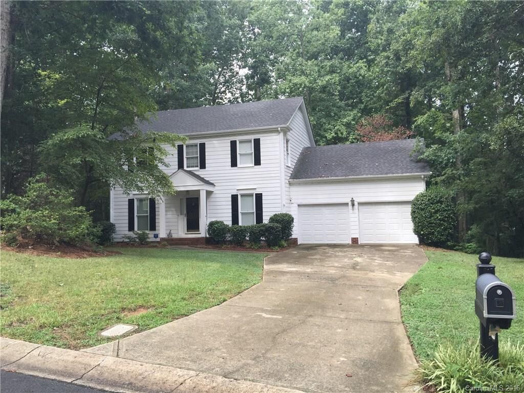 Property Photo: 1136 Long Paw Lane NC 28214
