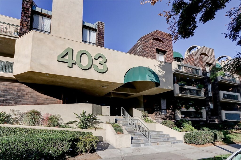Property Photo:  403 W 7th Street 109  CA 90813 