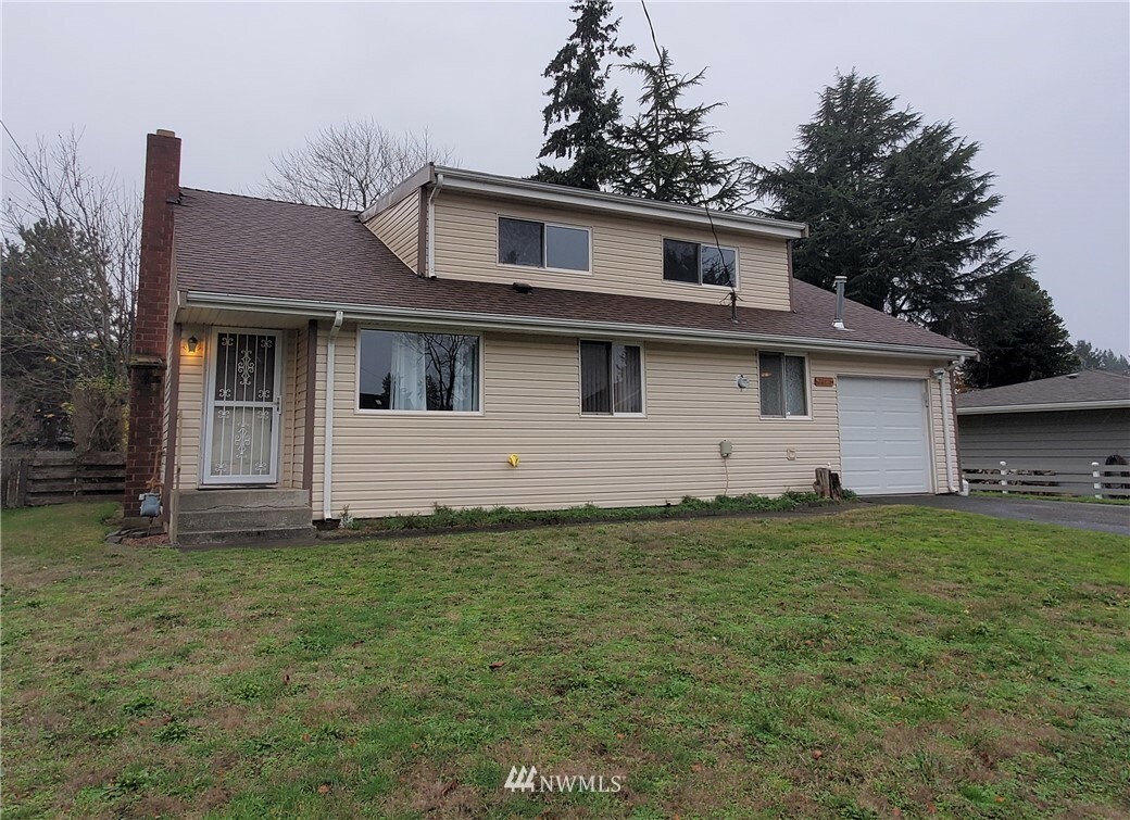 Property Photo:  2412 NE 23rd  WA 98056 