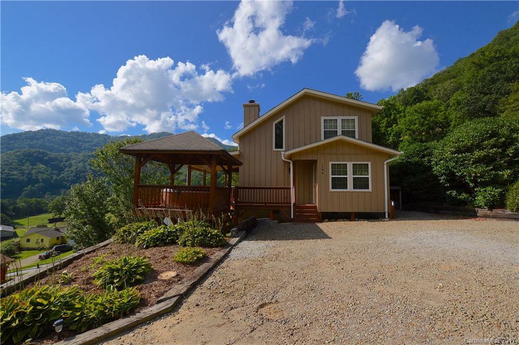 Property Photo: 105 Hillside Drive NC 28751