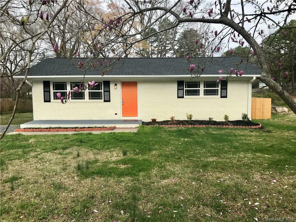 Property Photo: 300 Aurora Boulevard NC 28105