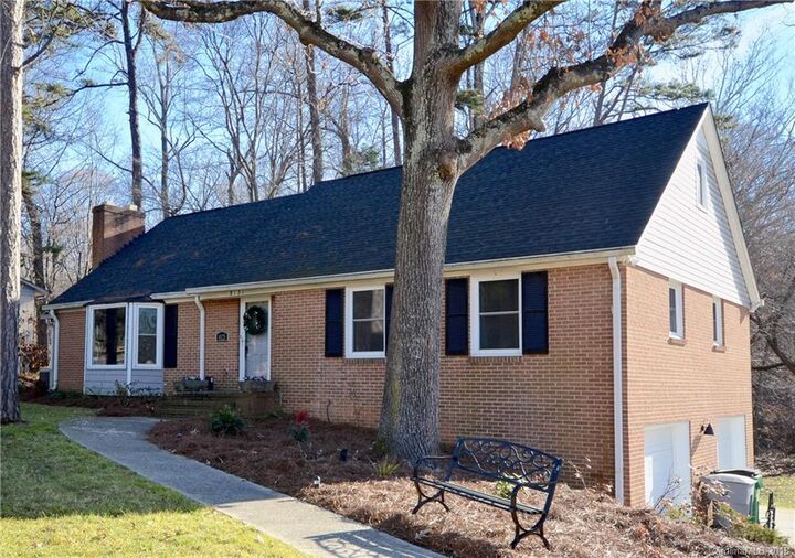 8121 Larkhaven Road  Charlotte NC 28216 photo