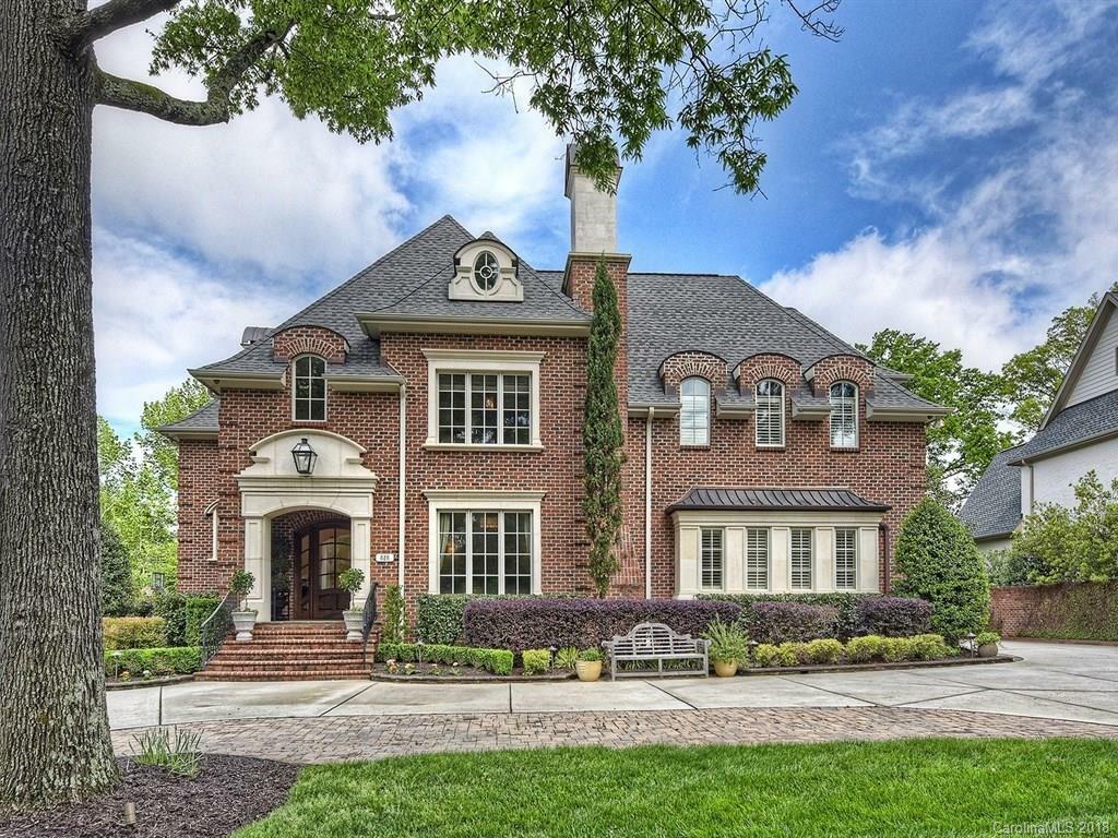 Property Photo: 828 Huntington Park Drive NC 28211