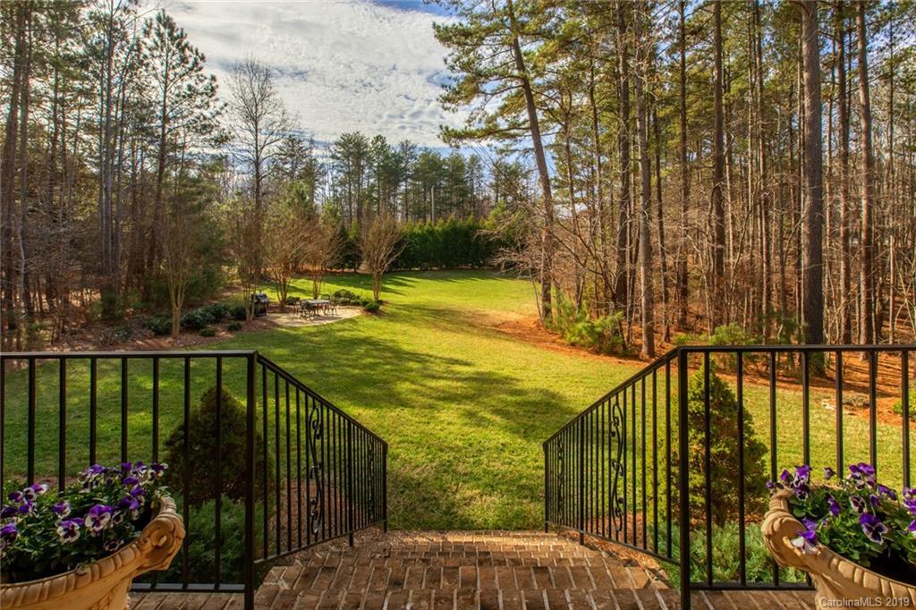 Property Photo:  117 Wolf Hill Drive  NC 28117 