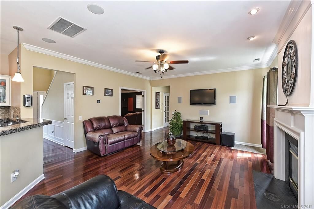 Property Photo:  2712 Old Ironside Drive  NC 28213 