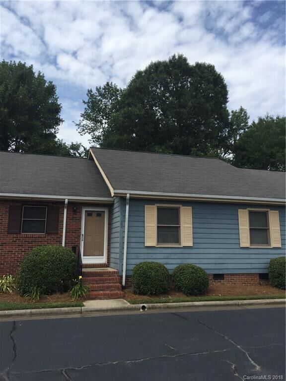Property Photo: 1300 Larchmont Place 902 NC 28144