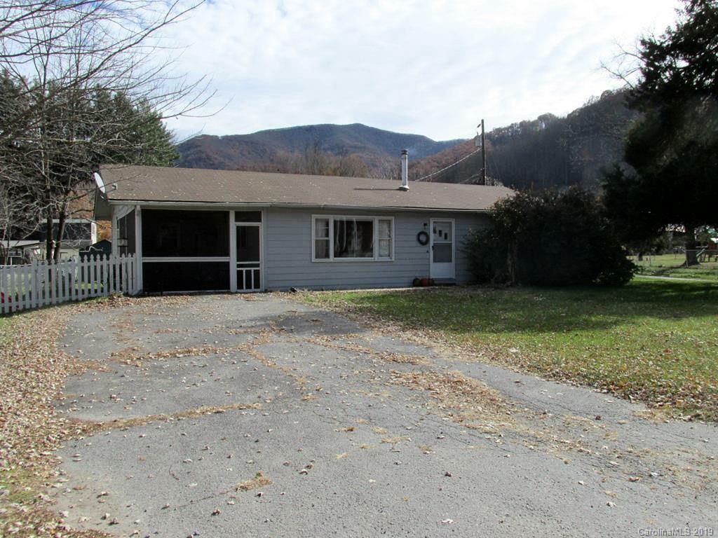 Property Photo:  1533 Allens Creek Road  NC 28786 