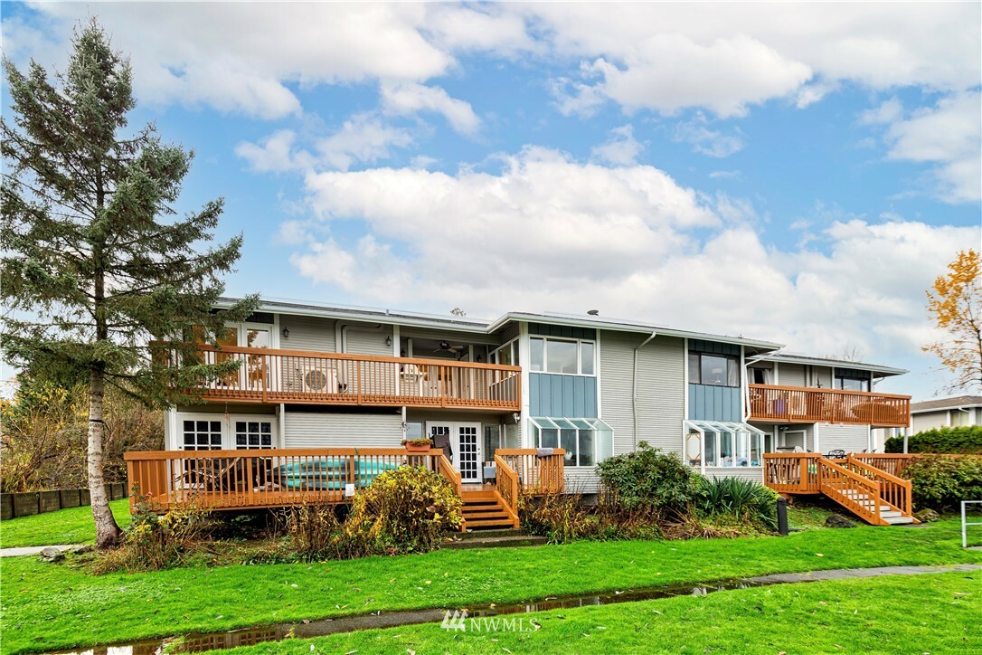 Property Photo:  17411 NE 45th Street 166  WA 98052 