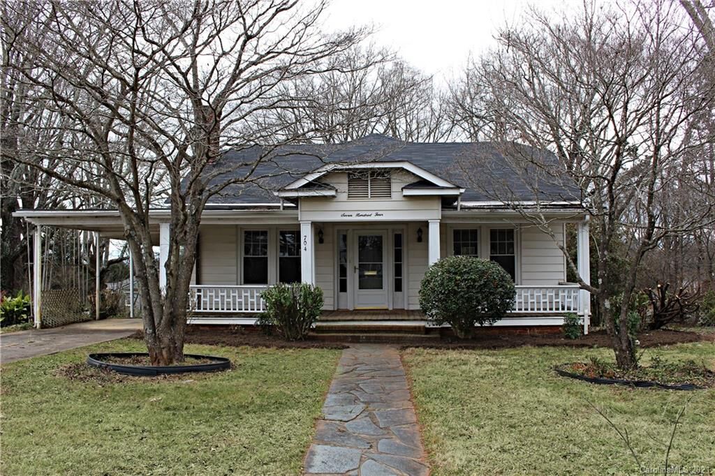 Property Photo: 704 15th Street Street SW NC 28602