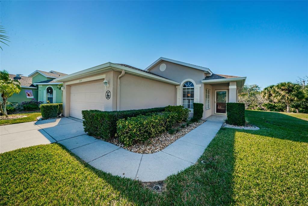 Property Photo:  2939 Walnut Grove Court  FL 34691 