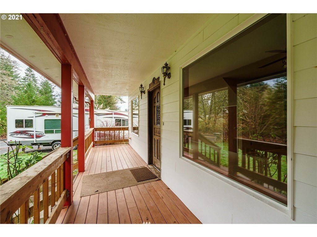 Property Photo:  105 McAdams Road E  WA 98632 