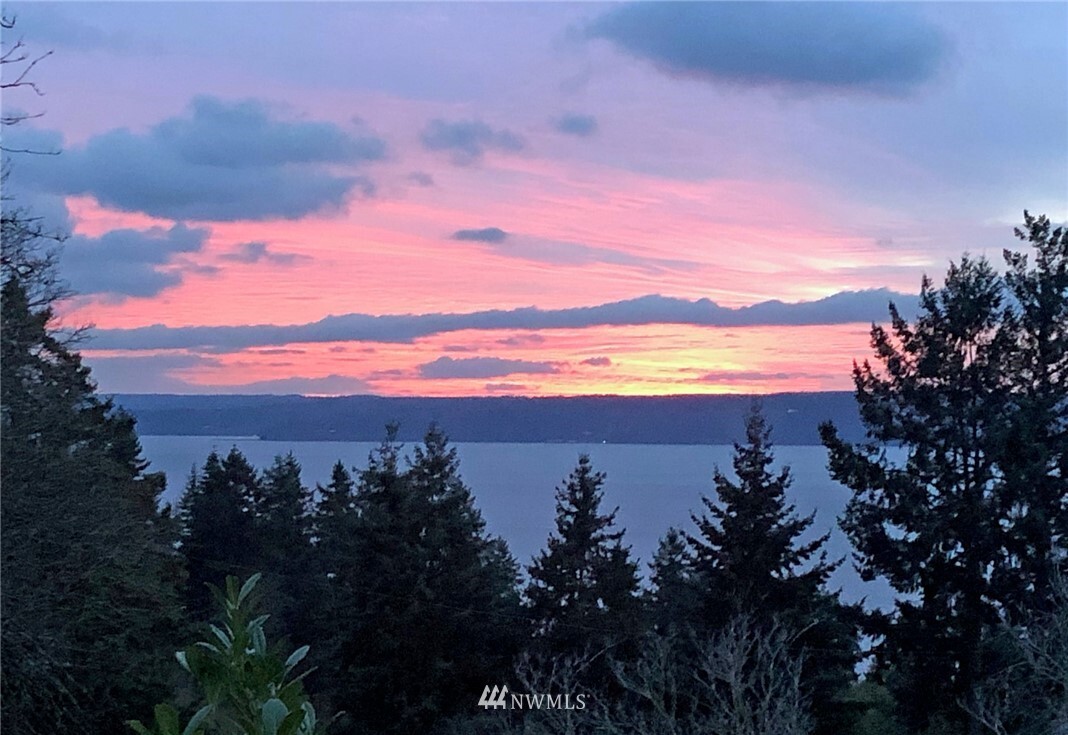 Property Photo:  15251 22nd Avenue SW  WA 98166 
