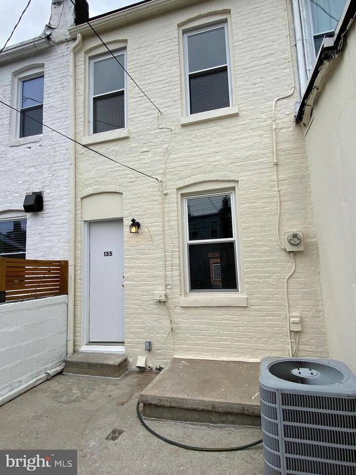 Property Photo:  135 N Curley Street  MD 21224 