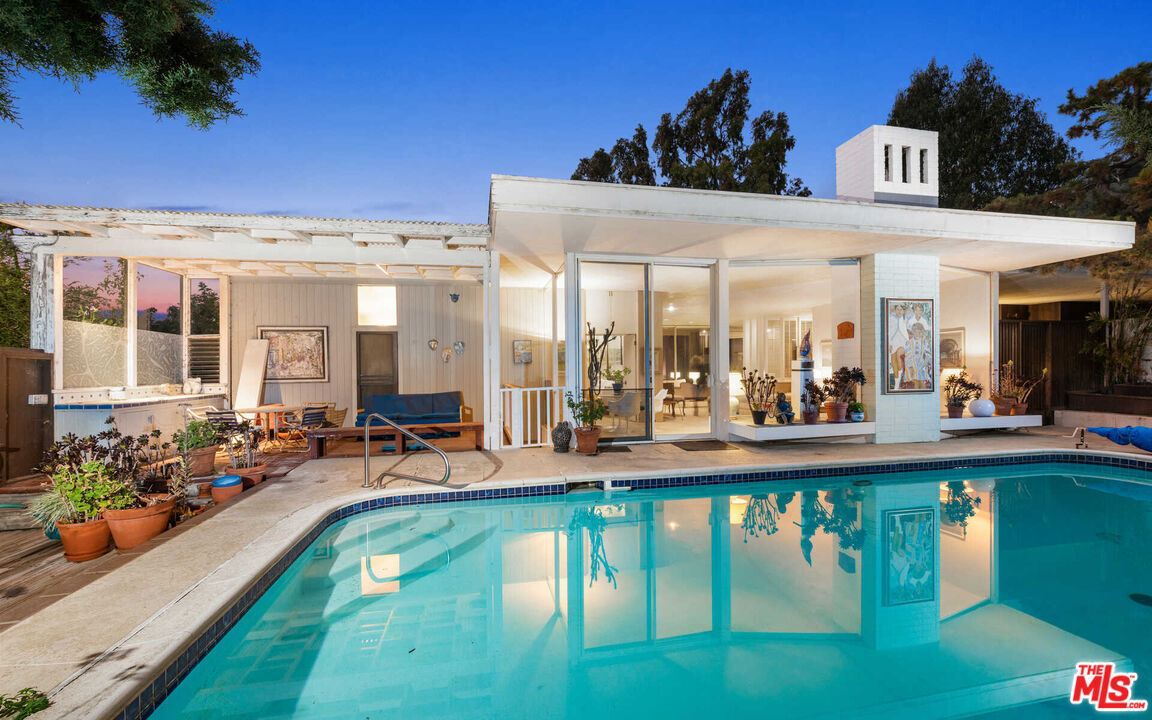 Property Photo: 1545 Umeo Rd CA 90272
