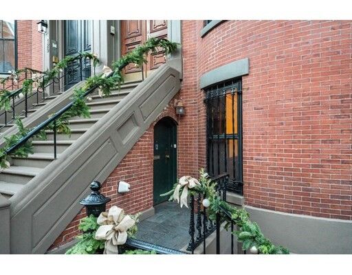 Property Photo:  127 Pembroke St 2  MA 02118 