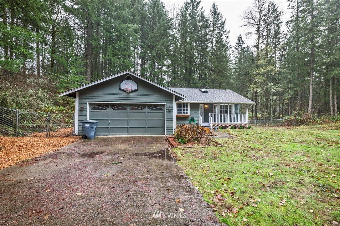 Property Photo:  29617 44th Avenue E  WA 98338 