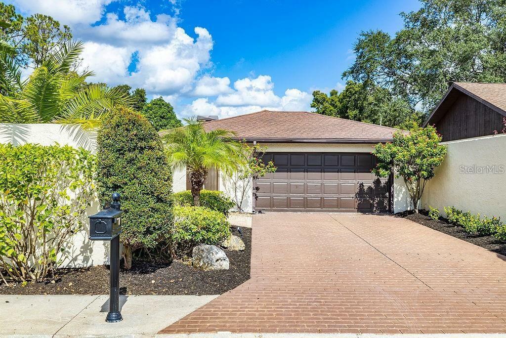 Property Photo: 5008 Paloma Drive FL 33624