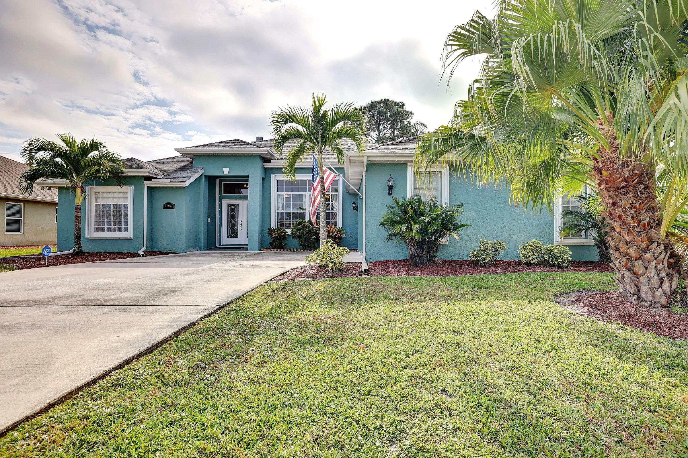 Property Photo:  1198 SW Hamrock Avenue  FL 34953 