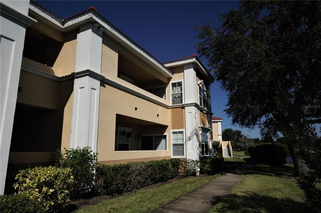 Property Photo:  1030 Villagio Circle 205  FL 34237 