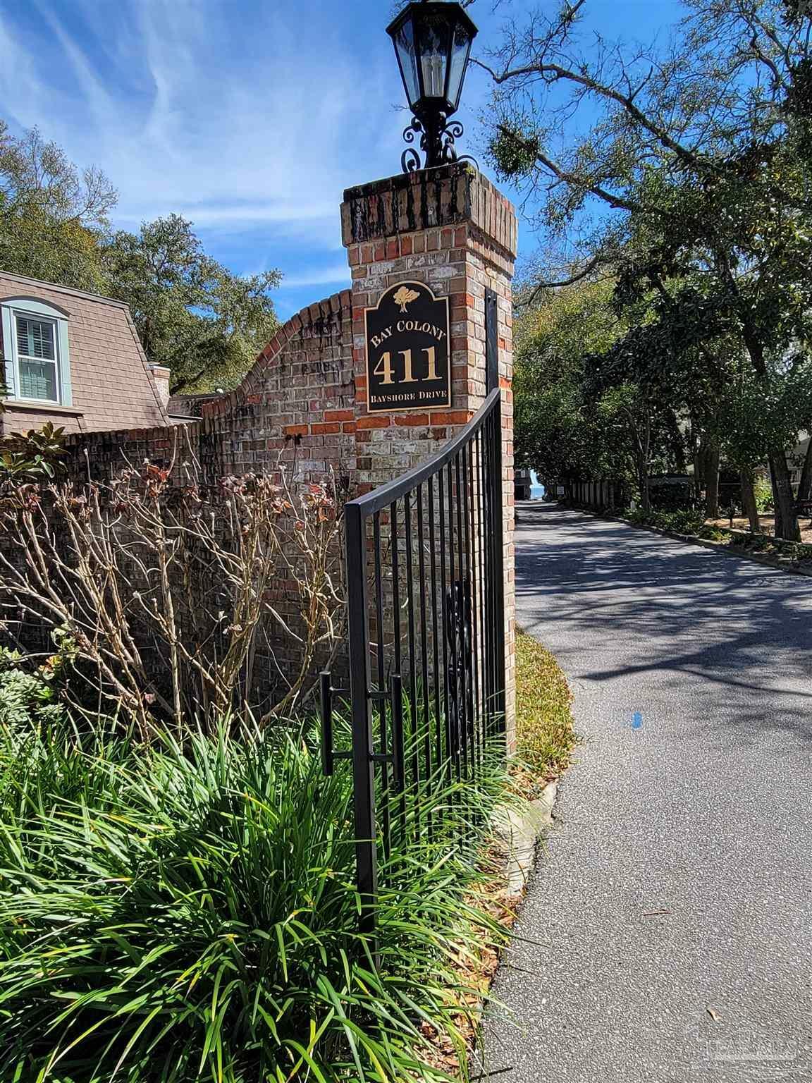 Property Photo: 411 Bayshore Dr A FL 32507
