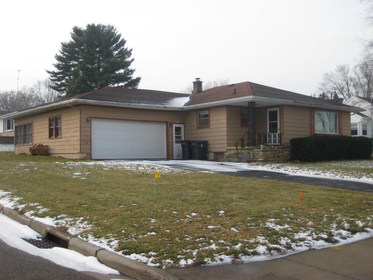 Property Photo:  120 West Manchester St  WI 53946 