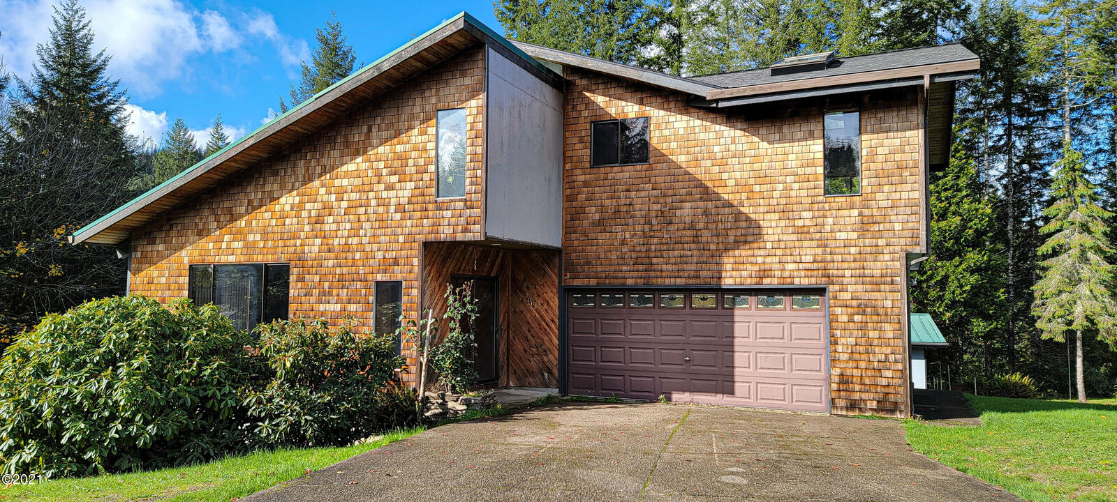 Property Photo: 2065 NW Elm Street OR 97391