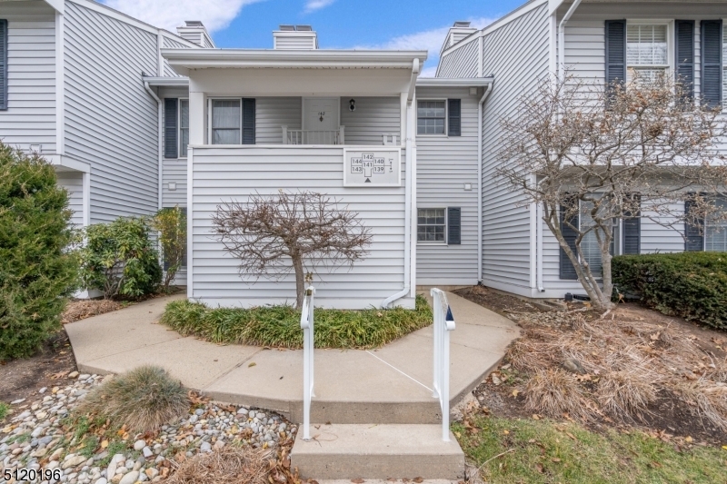 Property Photo:  141 Mockingbird Ct  NJ 08887 