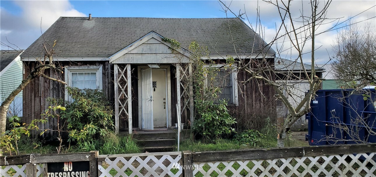 Property Photo:  206 SW 5th Avenue  WA 98626 