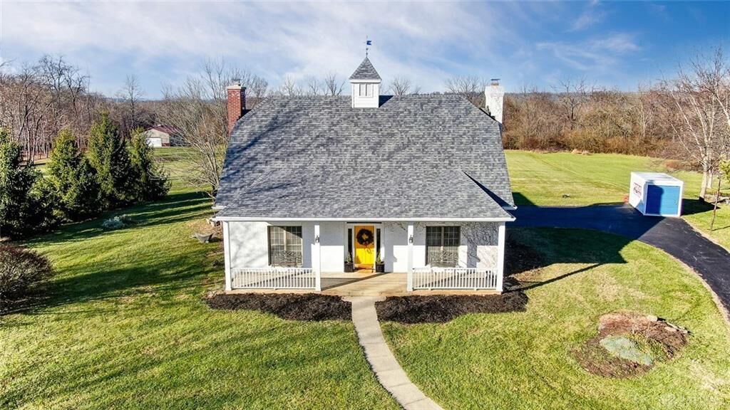 Property Photo: 678 Deer Run Trail OH 45036