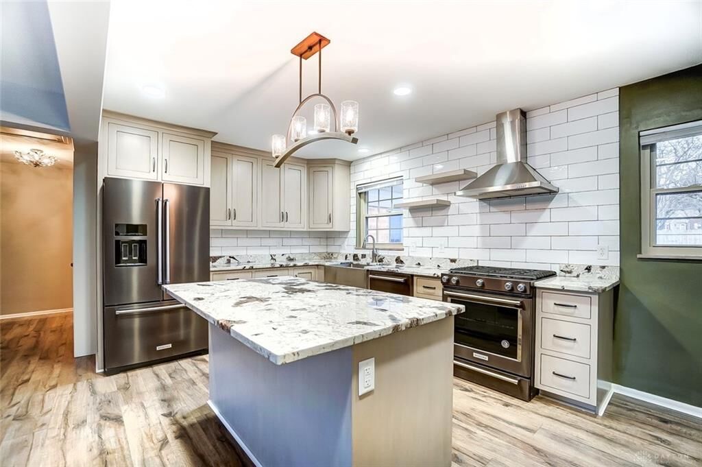 Property Photo: 3910 Strathmoor Drive OH 45429