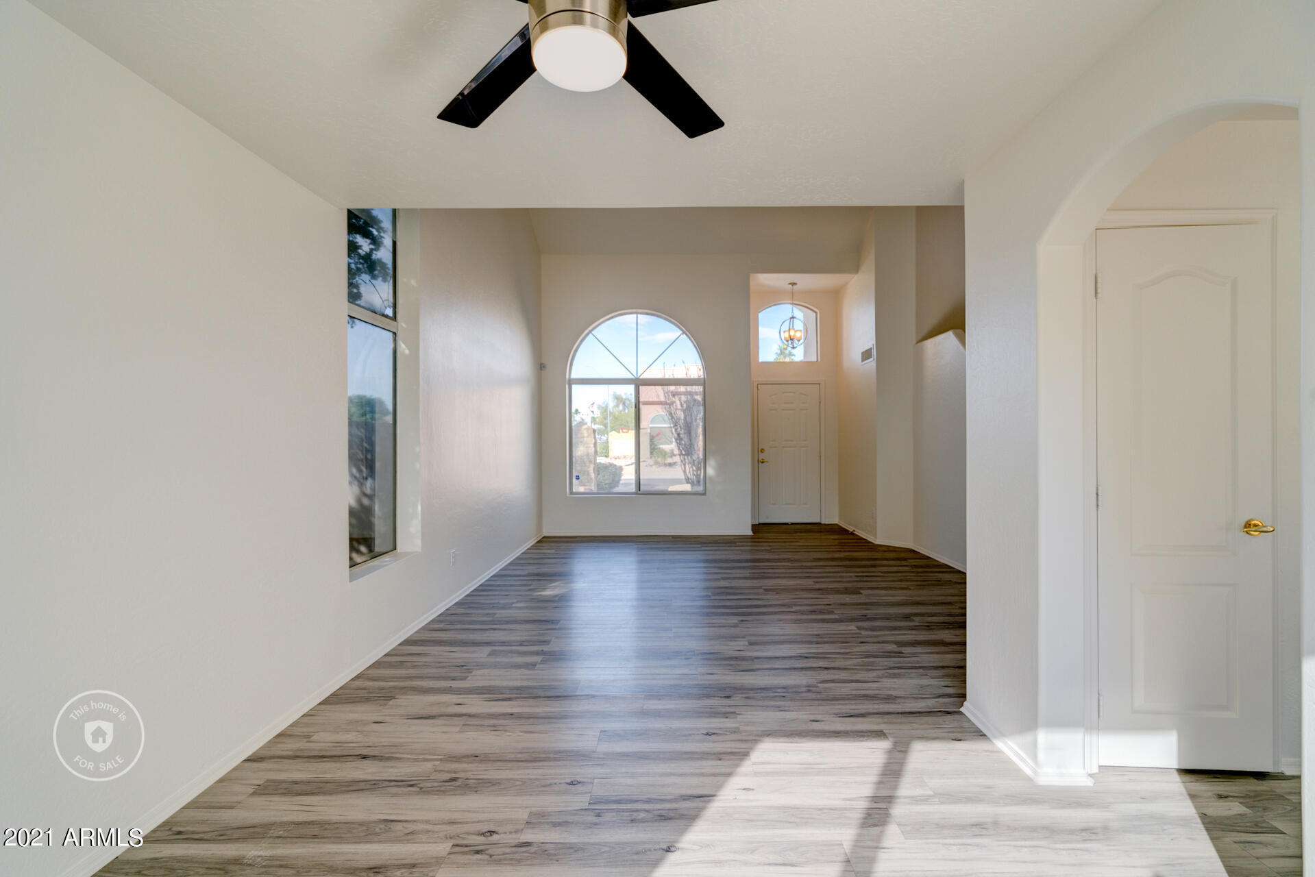 Property Photo: 621 W Aire Libre Avenue AZ 85023
