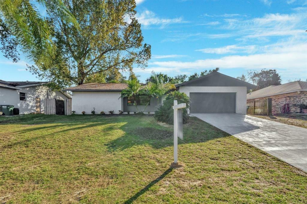 Property Photo:  913 Feather Drive  FL 32725 